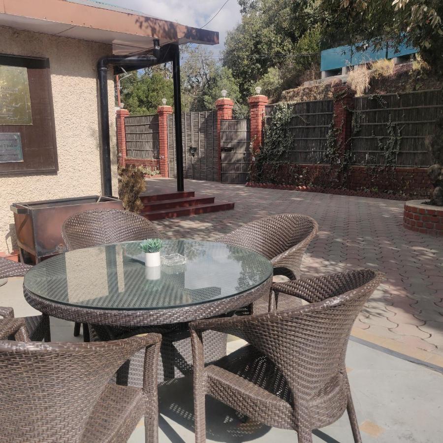 The Oaktree House Hotel Shimla Ngoại thất bức ảnh