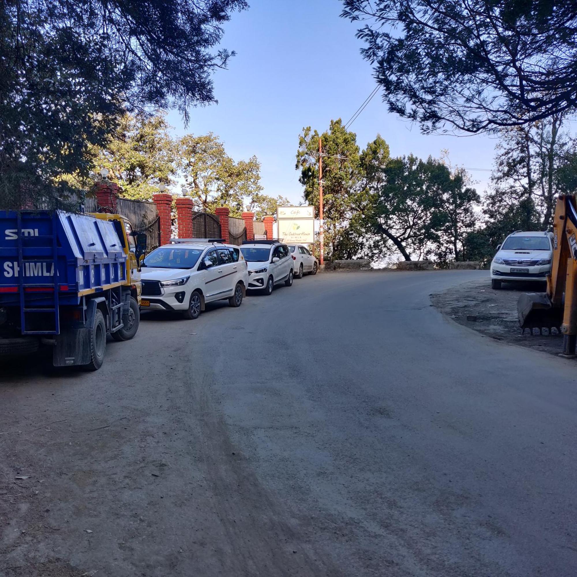 The Oaktree House Hotel Shimla Ngoại thất bức ảnh