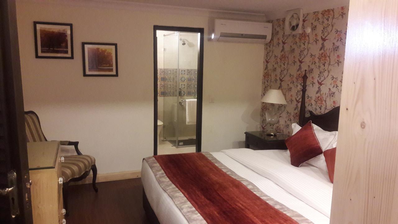 The Oaktree House Hotel Shimla Ngoại thất bức ảnh