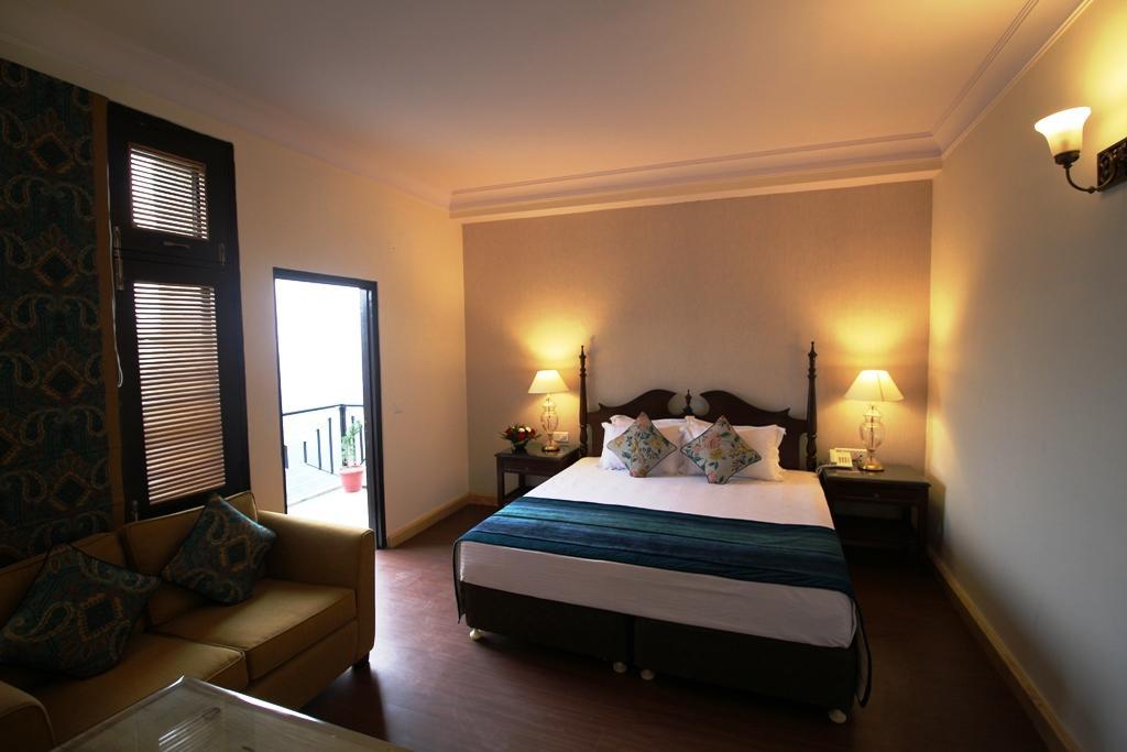 The Oaktree House Hotel Shimla Ngoại thất bức ảnh