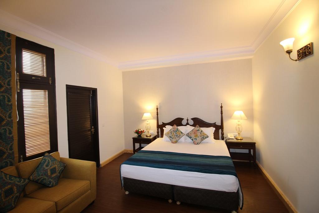 The Oaktree House Hotel Shimla Ngoại thất bức ảnh
