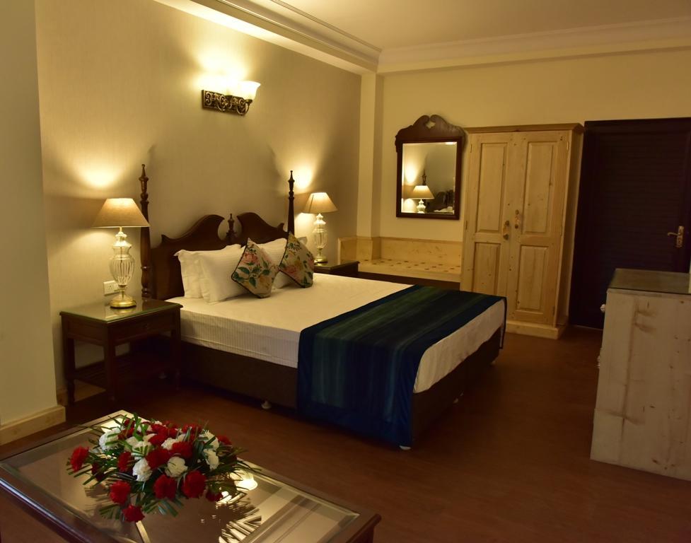 The Oaktree House Hotel Shimla Ngoại thất bức ảnh